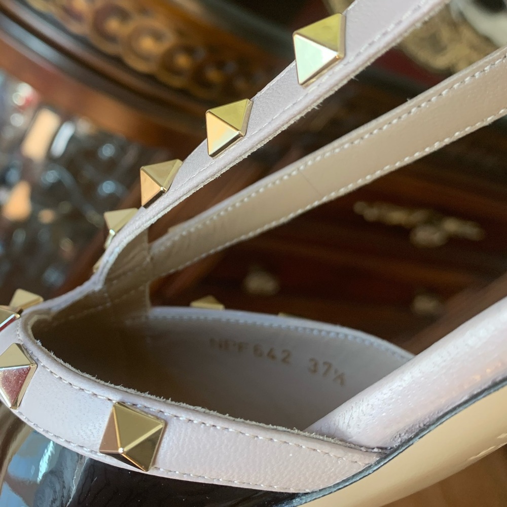 SOLD***Valentino Garavani Rockstud pumps$895 - Picture 4 of 8